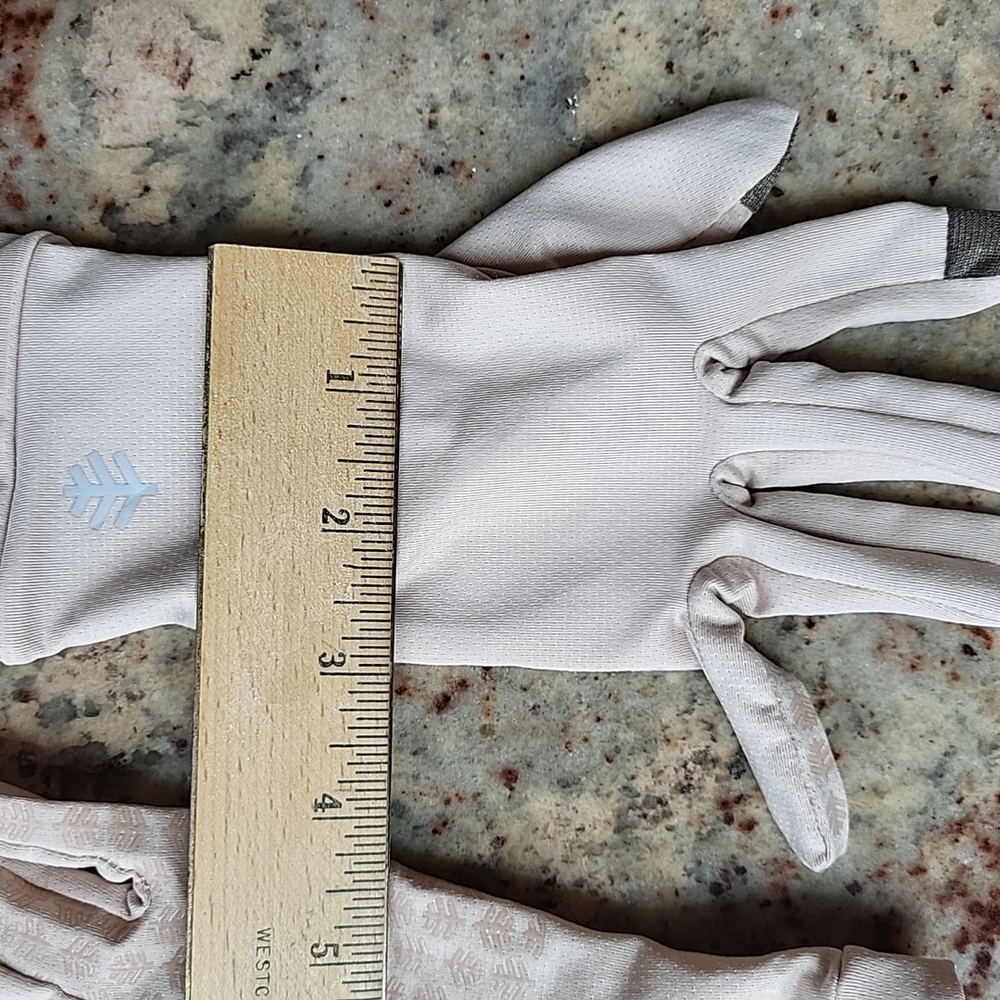 Light Pink Touchscreen Gloves - image 7
